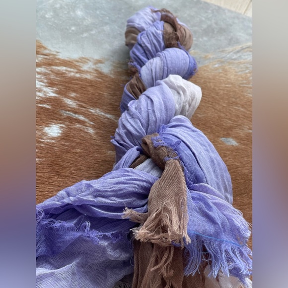 TILO Scarves Luxe Casual Crinkle Scarf. Perfect 🎁 - Picture 2 of 7